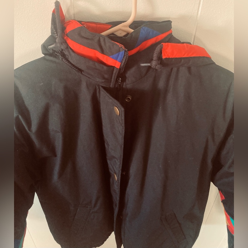 Ski Jacket Womens SZ M black with Southwestern design.Vintage London Fog. - Picture 8 of 15